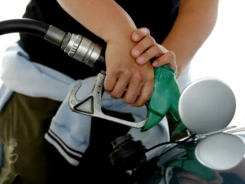 Drivers Urged to Fill Up Before 9pm Saturday Amid Heatwave Warnings