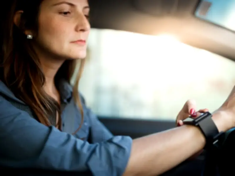 Drivers with Smartwatches Risk £200 Fine and 3 Points: RAC Warning