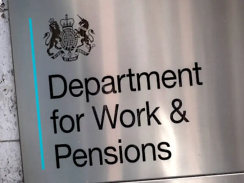 DWP confirms £2,000 payouts for young apprentices born after 2001