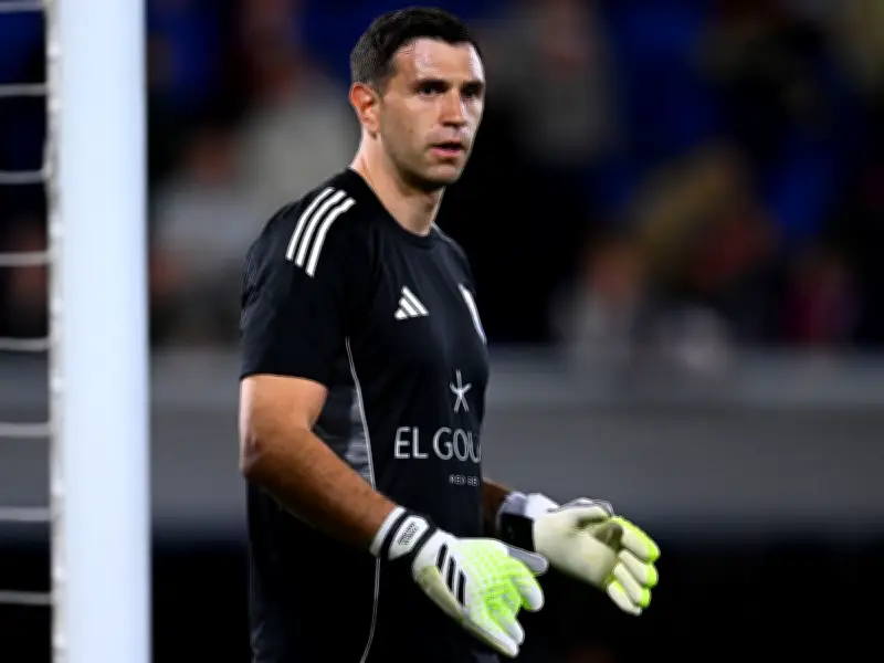 Emi Martinez May Leave Aston Villa Just Short of Clean Sheet Record