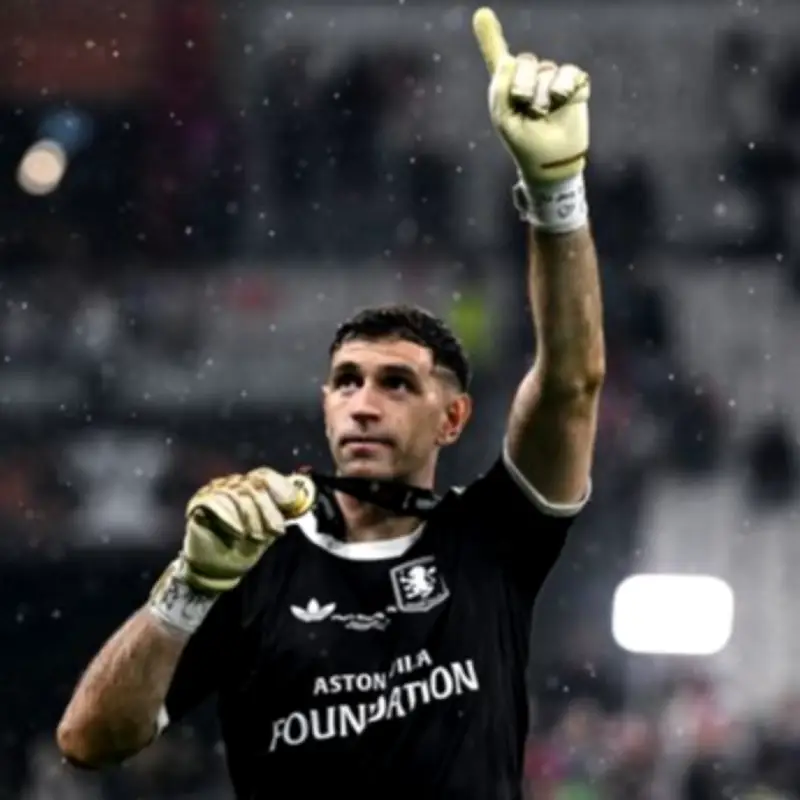Emi Martinez Transfer Exit Route Emerges After Passionate Villa Speech