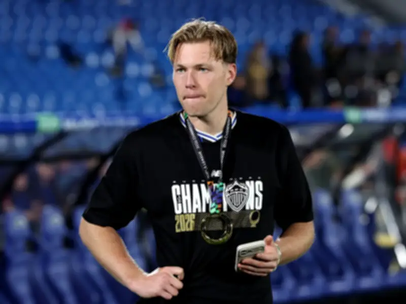 Former Birmingham City Flop Cosgrove Fires Auckland to A-League Title