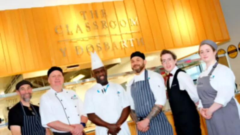 Hospitality Learners Raise £1,700 for Charity with Celebrity Chef Dinner