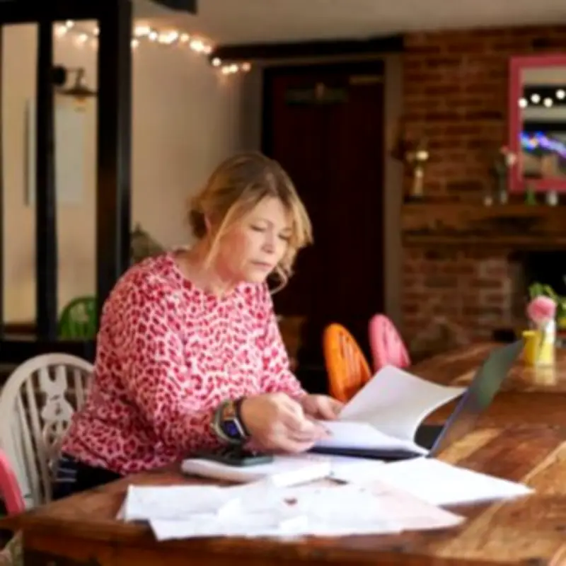 Iran War Triggers £3,000 Mortgage Shock, Splitting Loan Saves £1,600