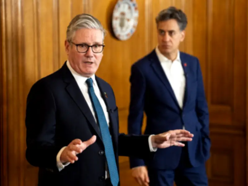 Keir Starmer to Water Down EV Policy in Blow to Ed Miliband