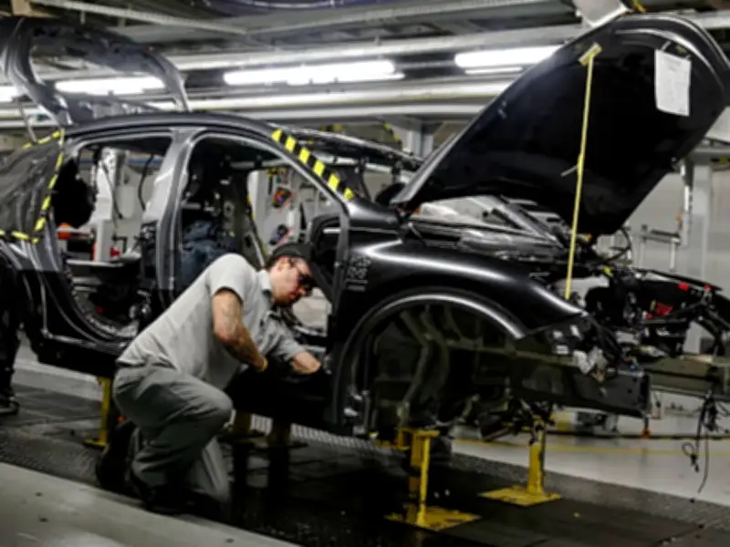 Labour Urged to Scrap 2030 Petrol and Diesel Car Ban Amid Job Concerns