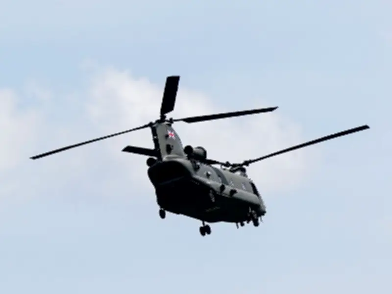 Leonardo wins £27m MoD contract for Apache and Chinook spares