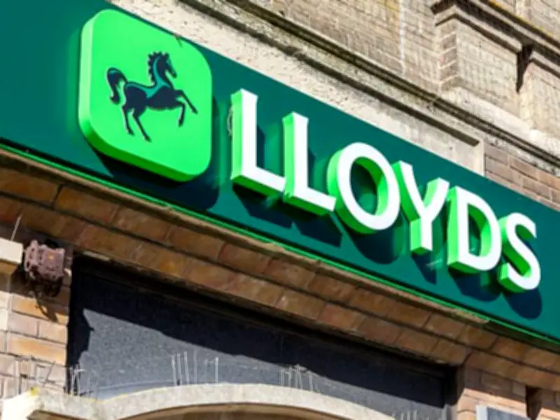 Lloyds Bank Issues 'Uncertain' Warning: Six in 10 Businesses Take Urgent Action