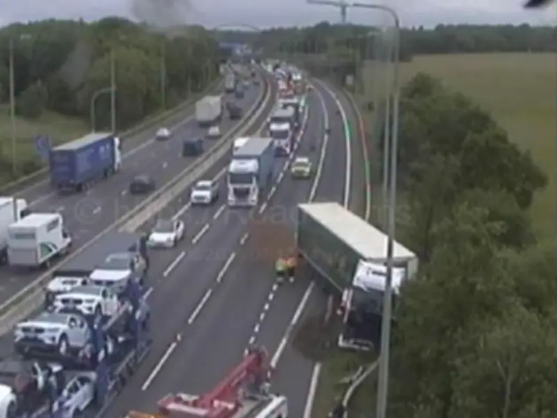 M42 Delays After Lorry Accident Near Solihull Causes Lane Closure