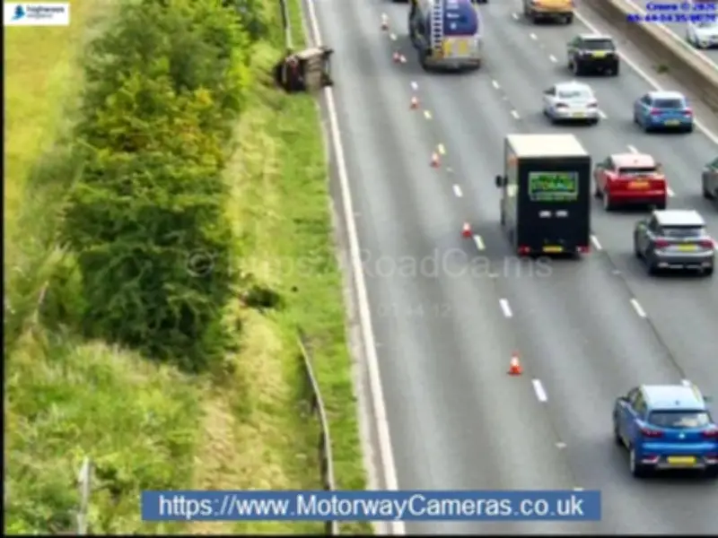 M5 Worcestershire: Overturned Vehicle Causes Slow Traffic and Lane Closure