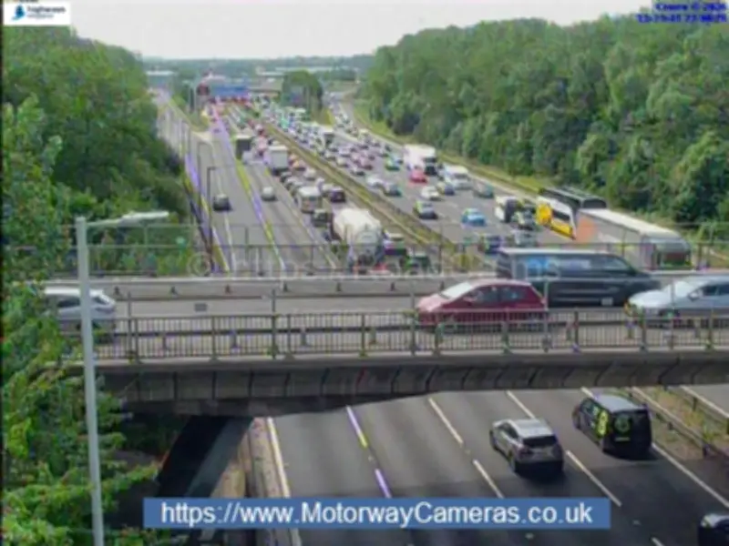 M6 and M42 Delays: West Midlands Motorists Face Traffic Disruption Amid Heatwave