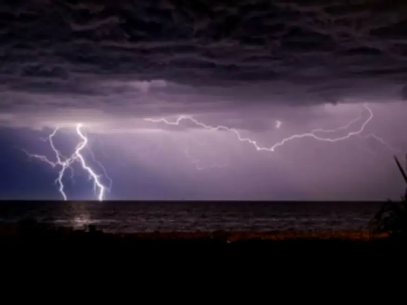Met Office Issues Thunderstorm Warning for England as Heatwave Ends
