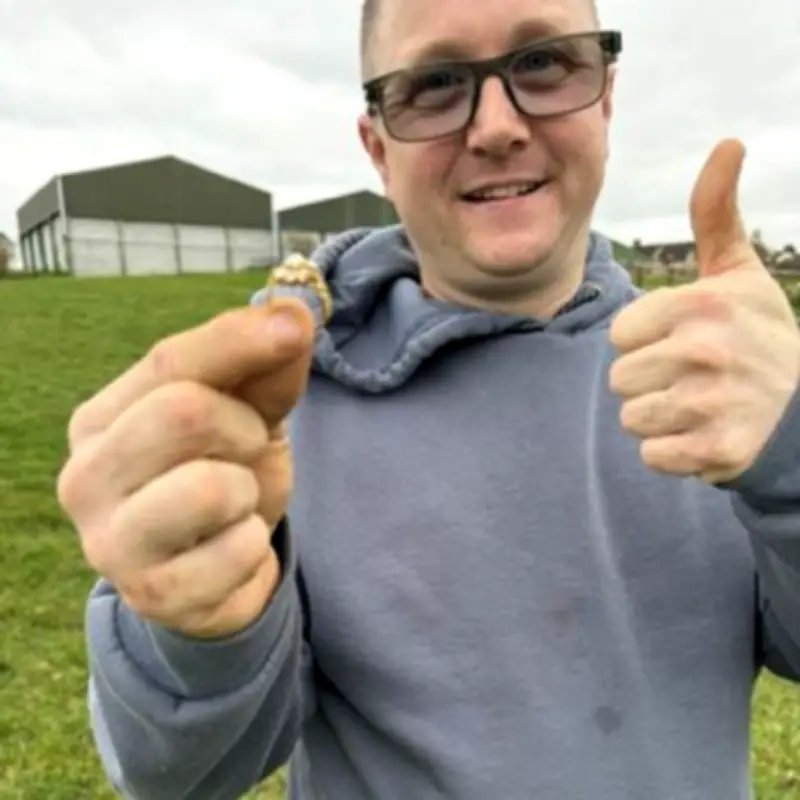 Metal Detectorist Finds £20,000 Tudor Ring in Field Near Evesham