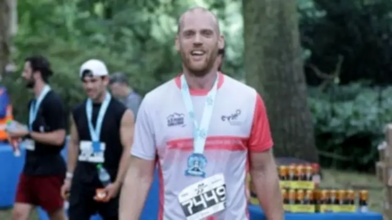 Neurosurgeon Runs 100 Miles in Memory of 13-Year-Old Brain Tumour Patient Evie Dove