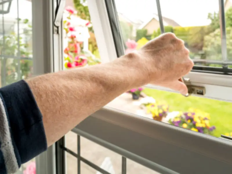 NHS Urges Millions to Shut Windows and Doors Amid High Pollen Alert
