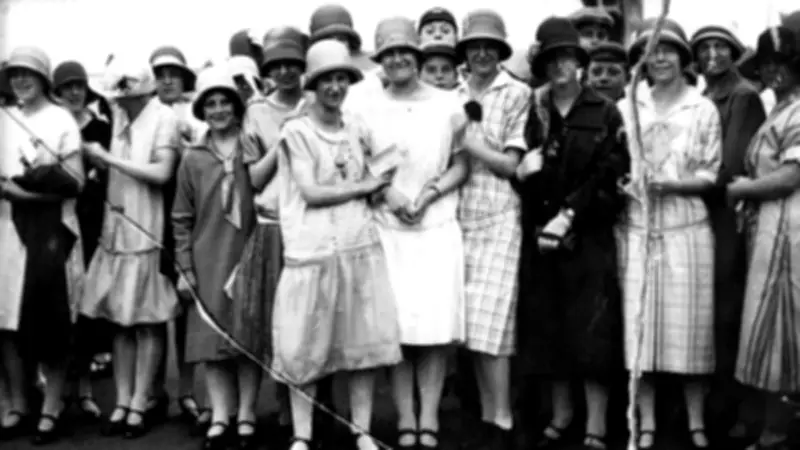 Nostalgic Photos from Macclesfield Archives Show 1920s Sunday School Walk