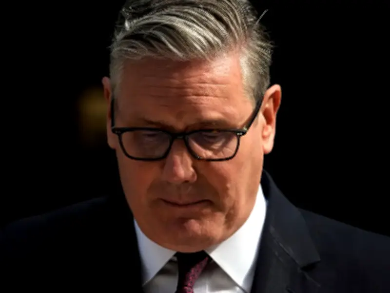 Pound falls to lowest level in a year after Keir Starmer resigns as PM
