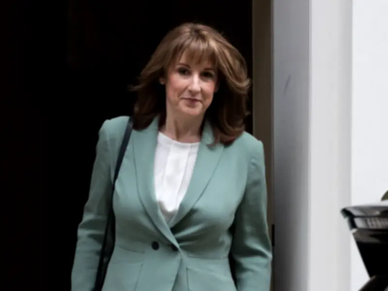 Rachel Reeves Confirms 2027 Cash ISA Changes: £12,000 Limit for Under-65s