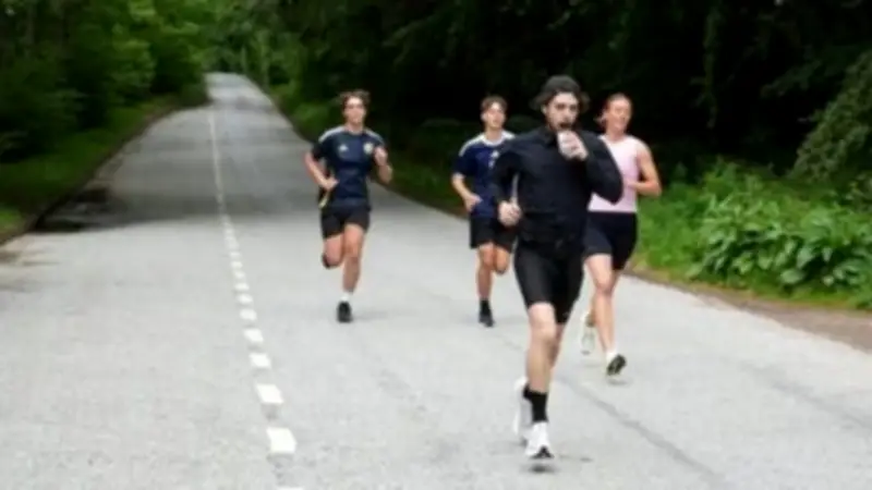 Runner Nears End of Scotland Leg in 42-Marathon Challenge for MS Mum