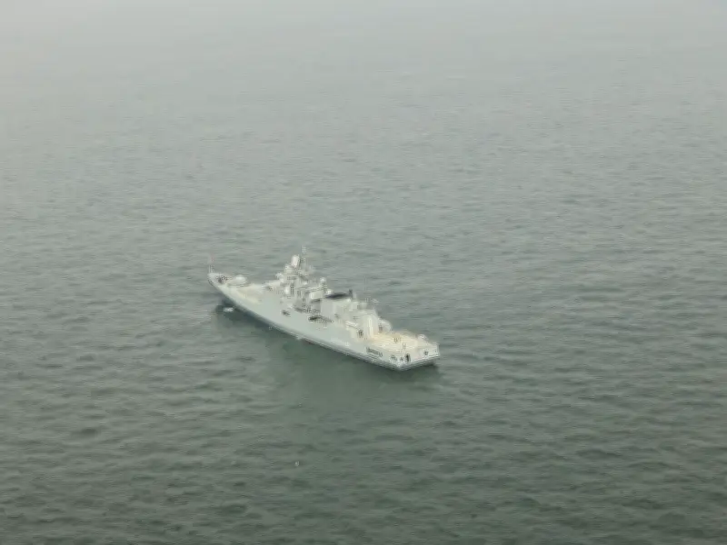 Russian Frigate Fires Shots at British Yacht in English Channel Incident
