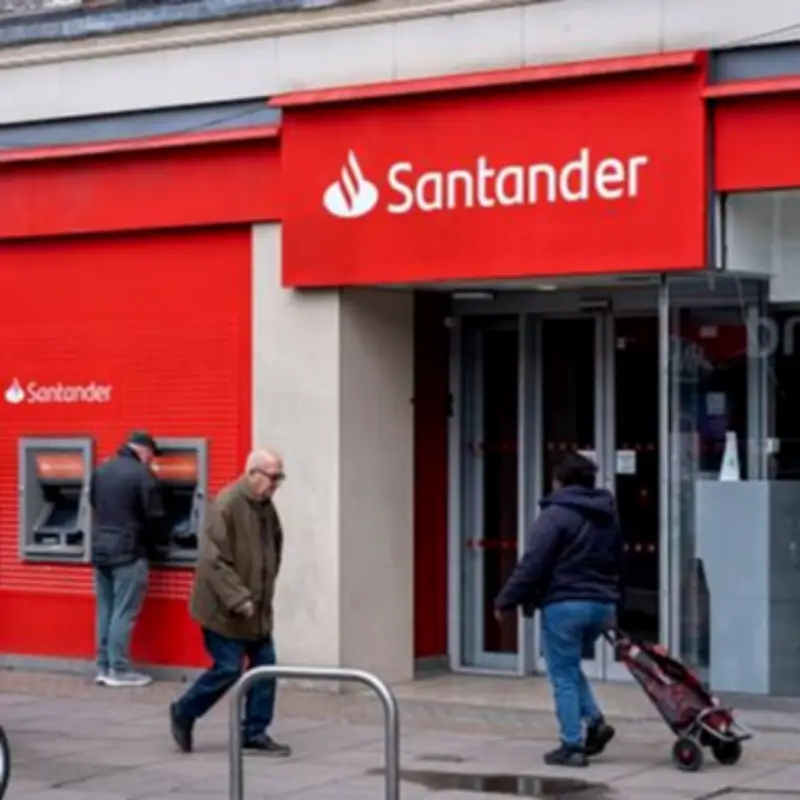 Santander warns World Cup fans could spend £630 on food and travel