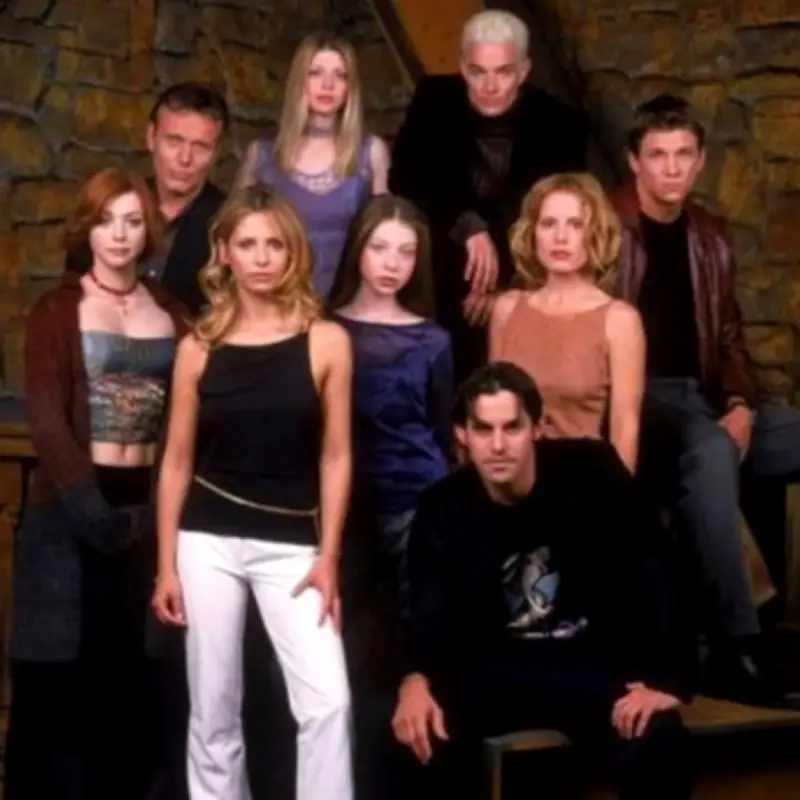 Sarah Michelle Gellar Leads Tributes to Buffy Co-Star Anthony Head