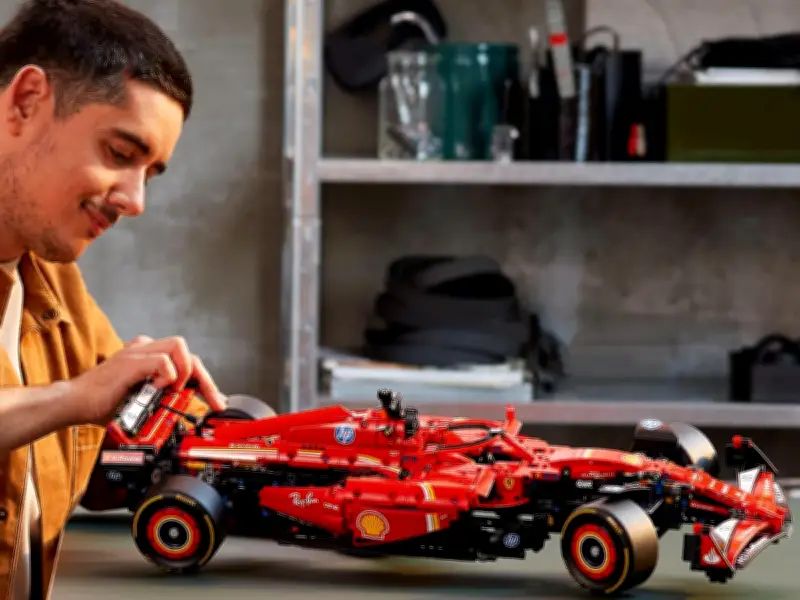 Save £60 on LEGO Technic Ferrari F1 Car at Amazon for Father's Day