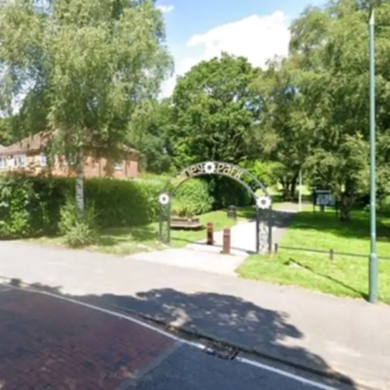 Shirley residents demand pedestrian crossing at park entrance