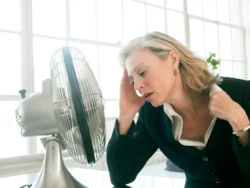 Simple DIY Hack Turns Fan into Air Conditioner During UK Heatwave