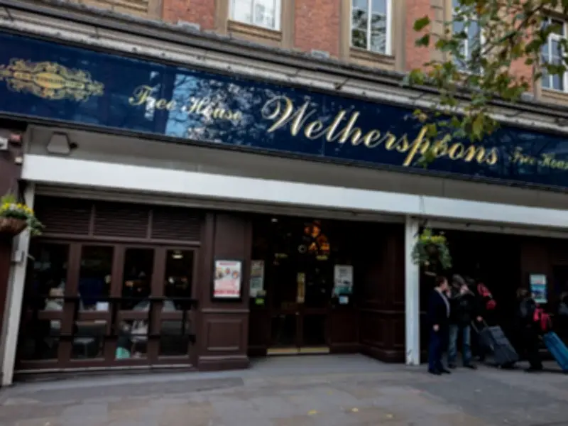 Sir Keir Starmer Confirms VAT Cut for Wetherspoons and Family Days Out