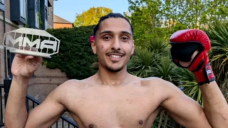Student Paramedic Wins Charity MMA Fight, Raises £850 for Gaza