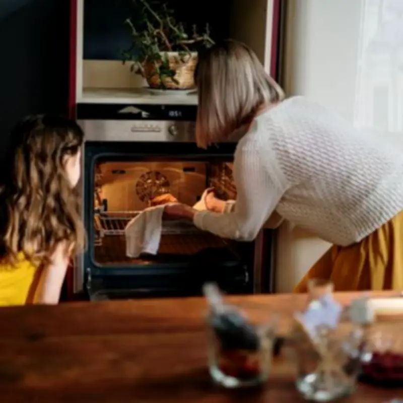 The £2 Product That Cleans Oven Glass Better Than Baking Soda and Vinegar