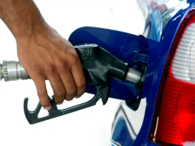 UK Drivers Urged to Fill Up on Petrol and Diesel Before Wednesday Heatwave