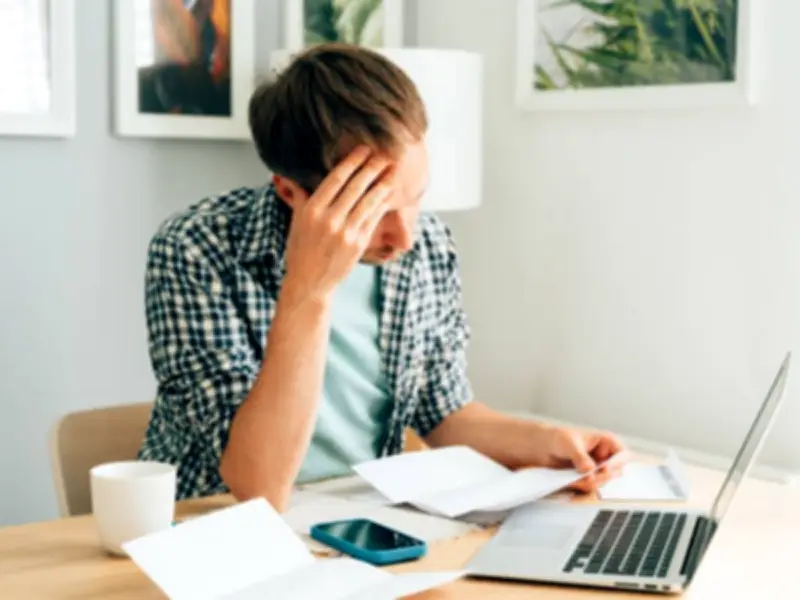 UK Households Urged to Switch Energy Tariffs in 72 Hours or Face £221 Hike
