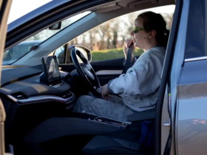 Warning for Drivers Aged 25-44: Top Offenders in Fatal Phone Distraction Crashes