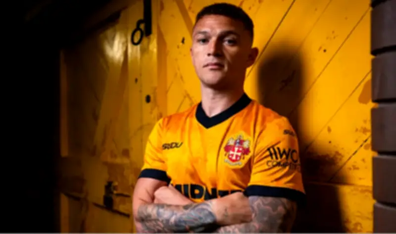 Wolves Sign Former England International on Free Transfer