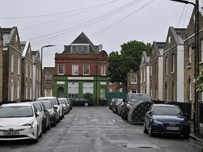 £499 fee for cable gullies in Surrey: EV home charging for households without driveways