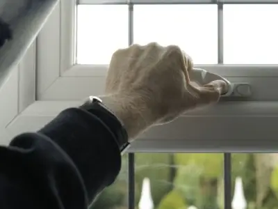 Best Time to Open Windows During 38C Heatwave: Expert Advice