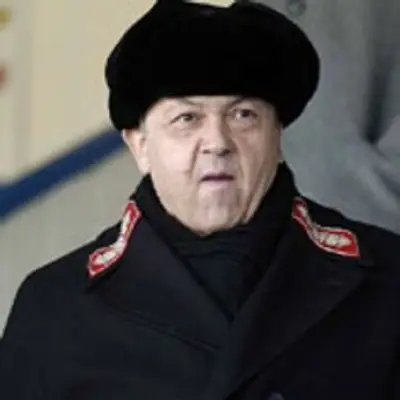 David Sullivan resigns as West Ham co-chairman over 'false' allegations