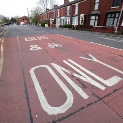 Drivers Could Be Banned from Overtaking Buses Under New UK Rules
