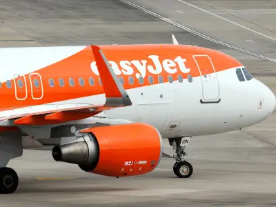 EasyJet captain wrestles drunk passenger on Luton to Amsterdam flight