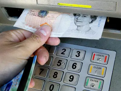 HMRC Issues Tax Bill Warning for Side Hustle Earnings Over £1,000