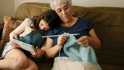 Knitting halves dementia risk, boosts brain health, says expert