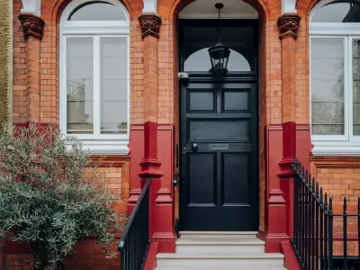 One Third of Gen Z Prefer Texting Over Knocking at Doors