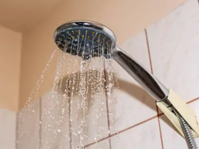 Shorter Showers Urged as UK Heatwave Hits 38C, Severn Trent Warns of Water Strain