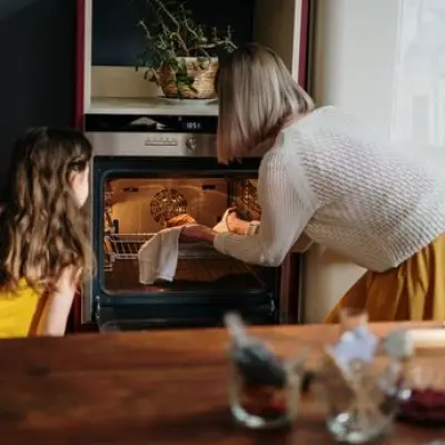 The £2 Product That Cleans Oven Glass Better Than Baking Soda and Vinegar
