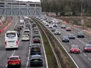 Drivers Passing Middle Lane Hoggers Risk Points on Licence