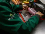 New Contactless Payment Rule in Force Affects Tesco, Asda, Sainsbury's, Aldi