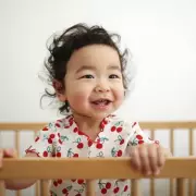 Popular Crib Pulled from UK Sale Over Deadly Suffocation Risk