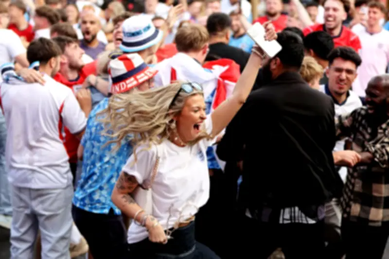 27 Lively Photos of West Midlands Football Fans During England v DR Congo